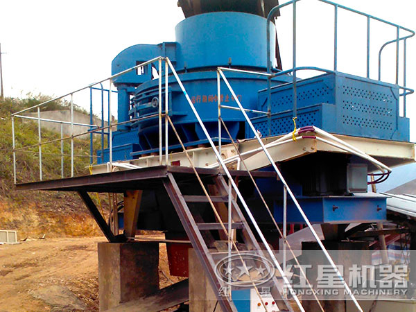 河卵石制砂机的制砂生产现场 河卵石制砂机的制砂生产现场