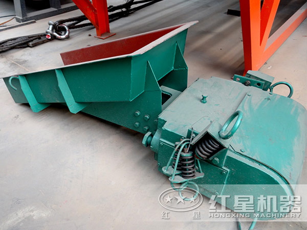 红星电磁振动给料机是如何把材料按照规定派送的？