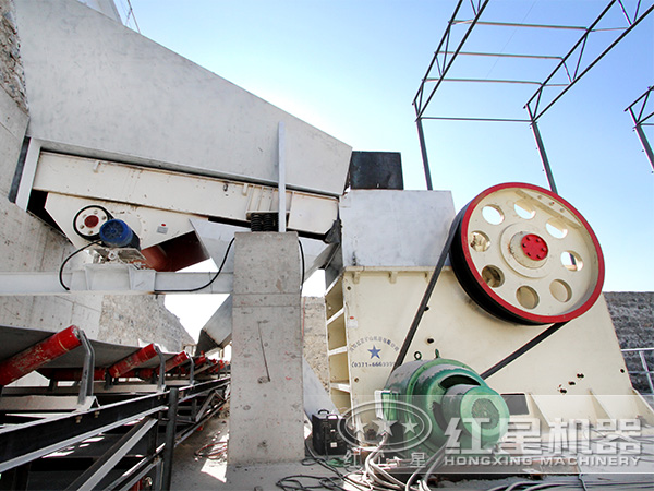 砂石骨料生产线鄂破工作现场 砂石骨料生产线鄂破工作现场