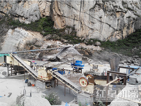 鹅卵石破碎现场 鹅卵石破碎现场