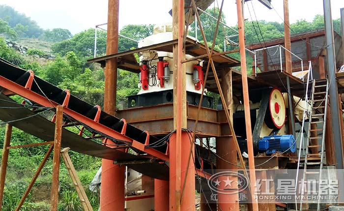 圆锥破碎机工作现场 圆锥破碎机工作现场