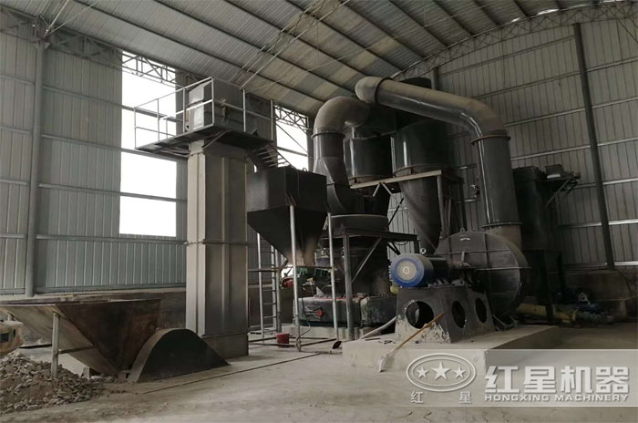 重晶石磨粉现场实拍图二 重晶石磨粉现场实拍图二