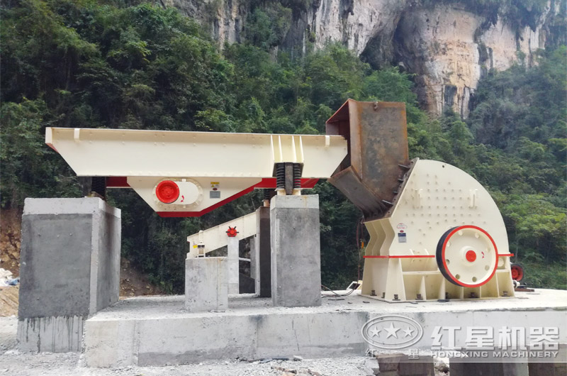 锤式破碎机现场 锤式破碎机现场