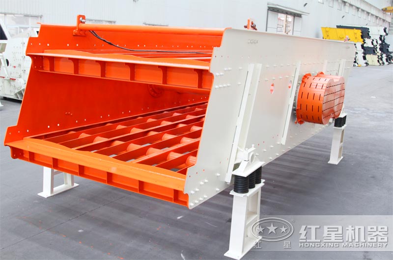振动筛制造厂家就找河南红星，固定式、移动式都有