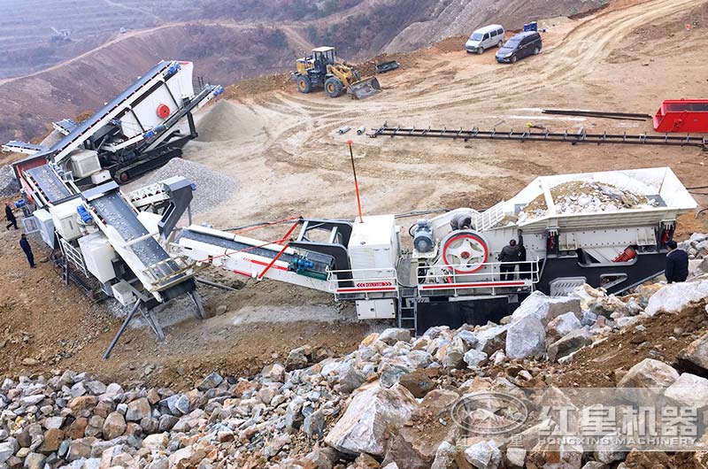 多台履带式砂石生产线现场实拍 多台履带式砂石生产线现场实拍
