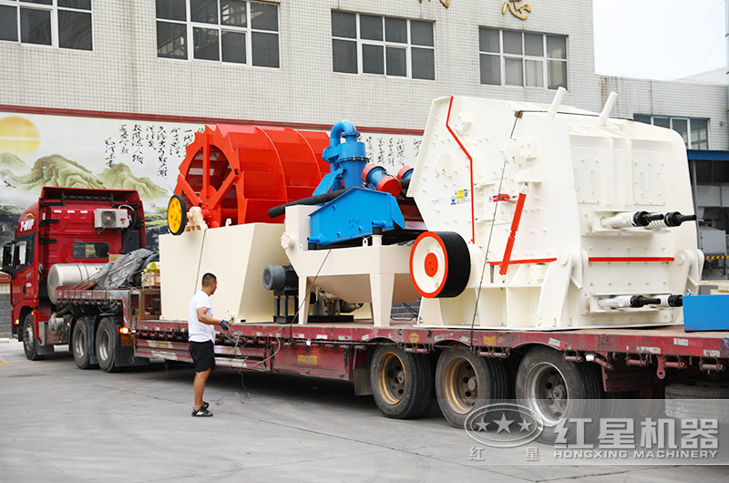 司机师傅打包洗砂机、细沙回收一体机准备发往安徽现场