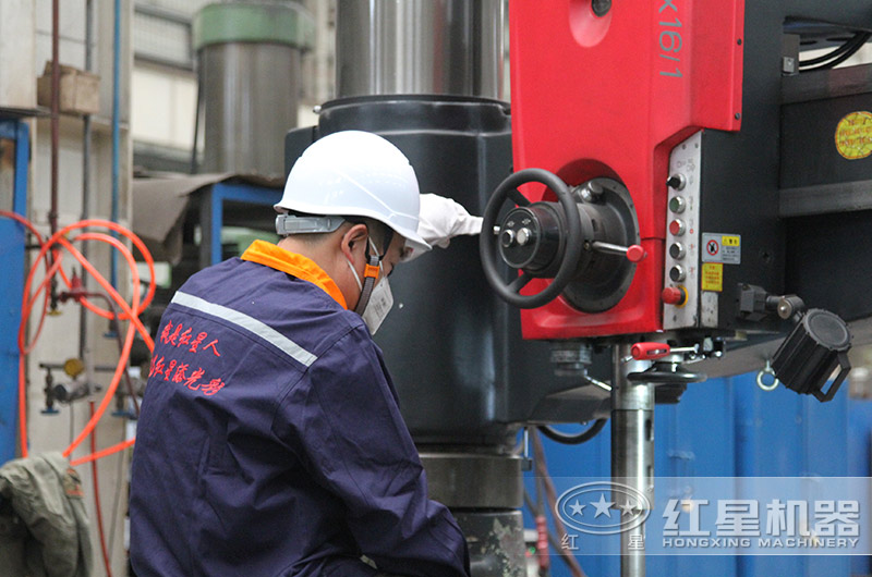 车间工人作业实景 车间工人作业实景