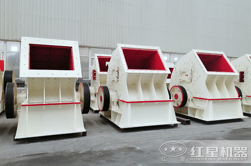 不同外观的重锤粉碎机车间展示 不同外观的重锤粉碎机车间展示
