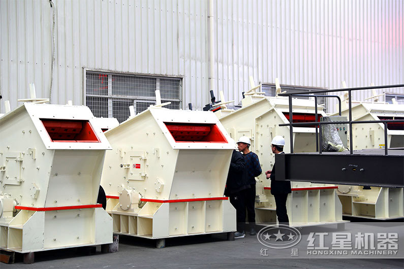 客户到厂参观细碎机设备 客户到厂参观细碎机设备