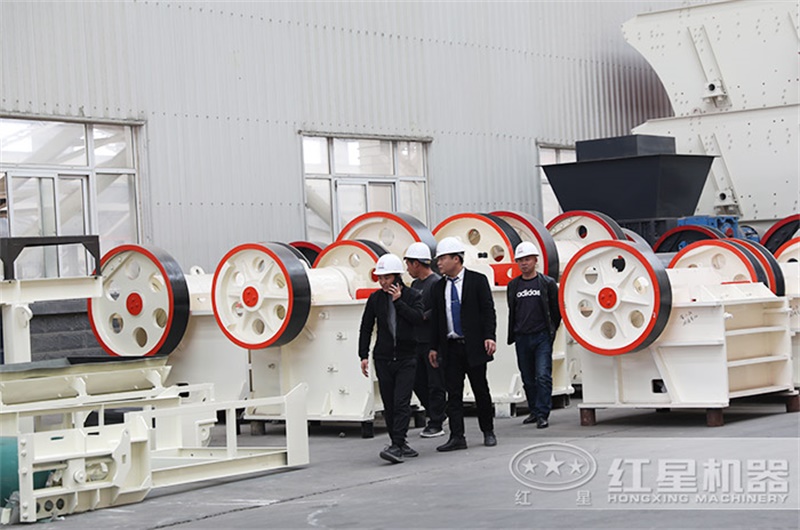 客户来厂考察鄂破机