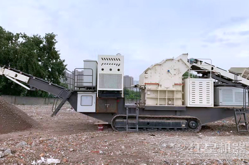 移动式液压开箱制砂机作业现场 移动式液压开箱制砂机作业现场