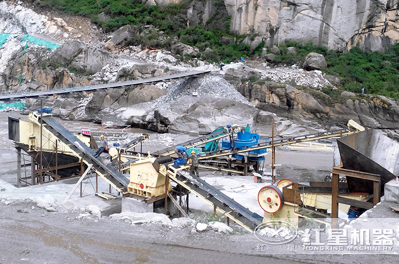 珍珠岩制砂生产现场 珍珠岩制砂生产现场