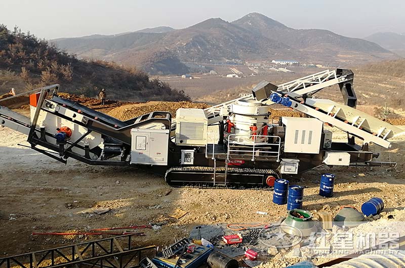 移动式圆锥破碎机现场实拍，整机作业，抵一条生产线