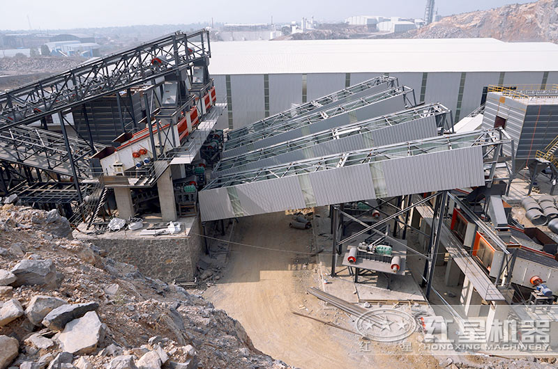 加工碎石料现场，符合环保标准