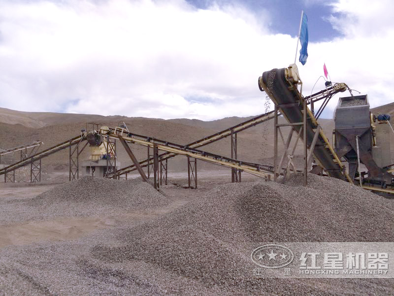 PF1007反击式破碎机现场，出料粒形好