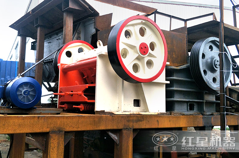 颚式破碎机在小型砂石生产线中的应用 颚式破碎机在小型砂石生产线中的应用