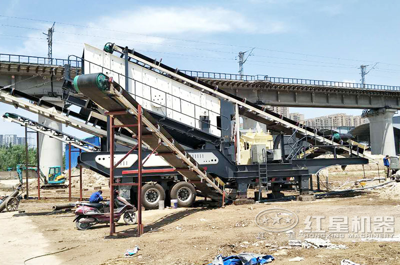 轮胎式破碎机作业 轮胎式破碎机作业