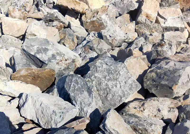 粗料破碎机一台多少钱，每小时产量多少吨，有没有现场视频