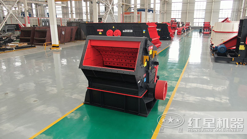 反击式破碎机:中碎 反击式破碎机:中碎