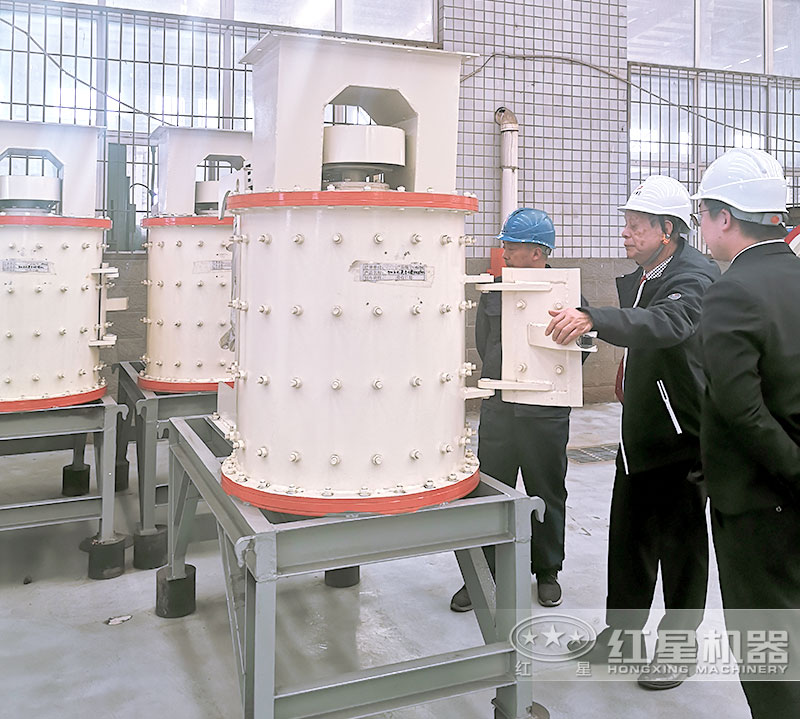 复合式破碎机客户实地考察 复合式破碎机客户实地考察