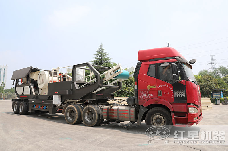 轮胎式移动矿石破碎机?图片