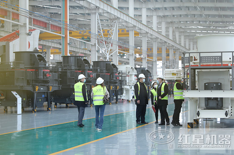 客户来厂参观考察设备