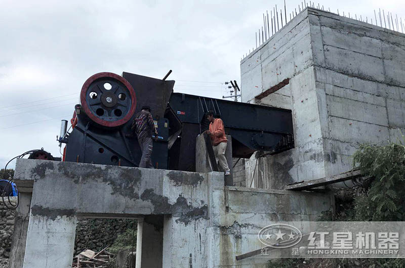 大型鳄式碎石机设备不同、型号不同、报价不同