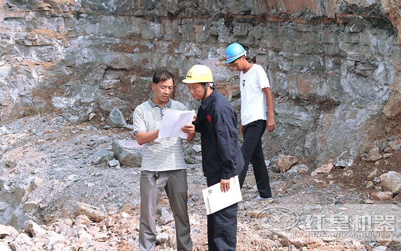 红星机器技术人员到客户现场设计生产线 红星机器技术人员到客户现场设计生产线