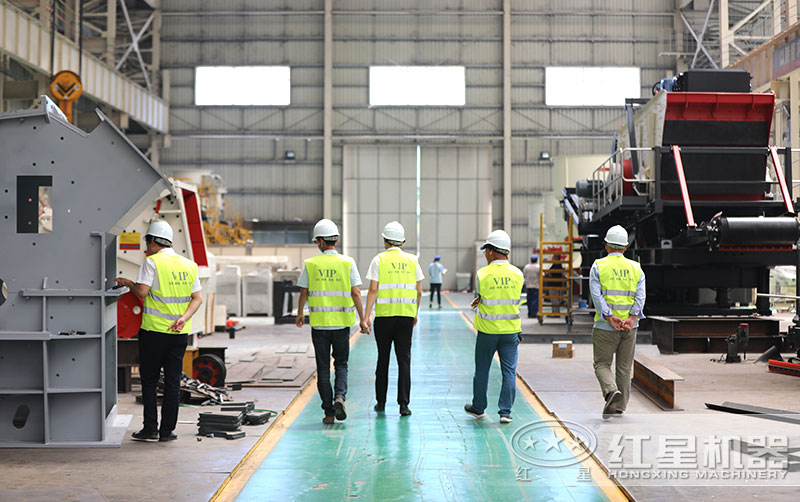 客户考察12、13石子破碎机设备